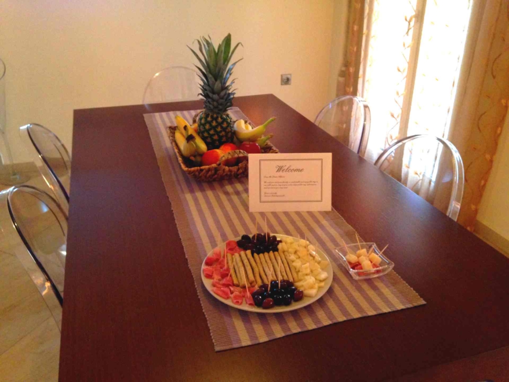 Welcome basket in Karmilos hill villa